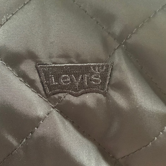 Levi’s diamond quilted bomber jacket for women - Picture 2 of 9